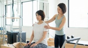 プライベートレッスンを受ける女性の画像