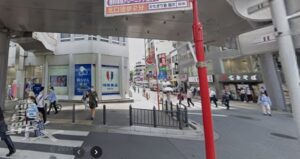 藤沢スタジオまでの道順目印の湘南薬局の写真