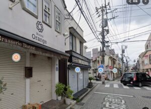 鎌倉スタジオまでの道順　目印のレストランとバーガーショップの写真